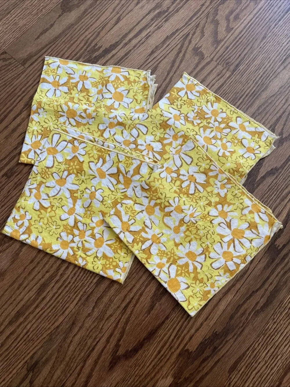Vintage MCM 70s Yellow Daisy Floral Print Cloth Napkins Set Of 4 15”x15” Retro